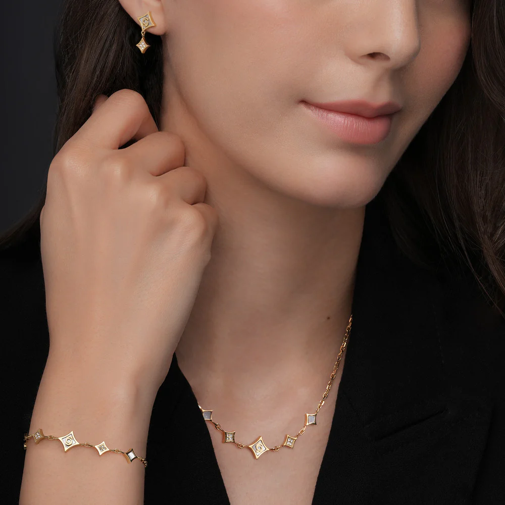 Women Francesca Gold Bracelet - Image 4